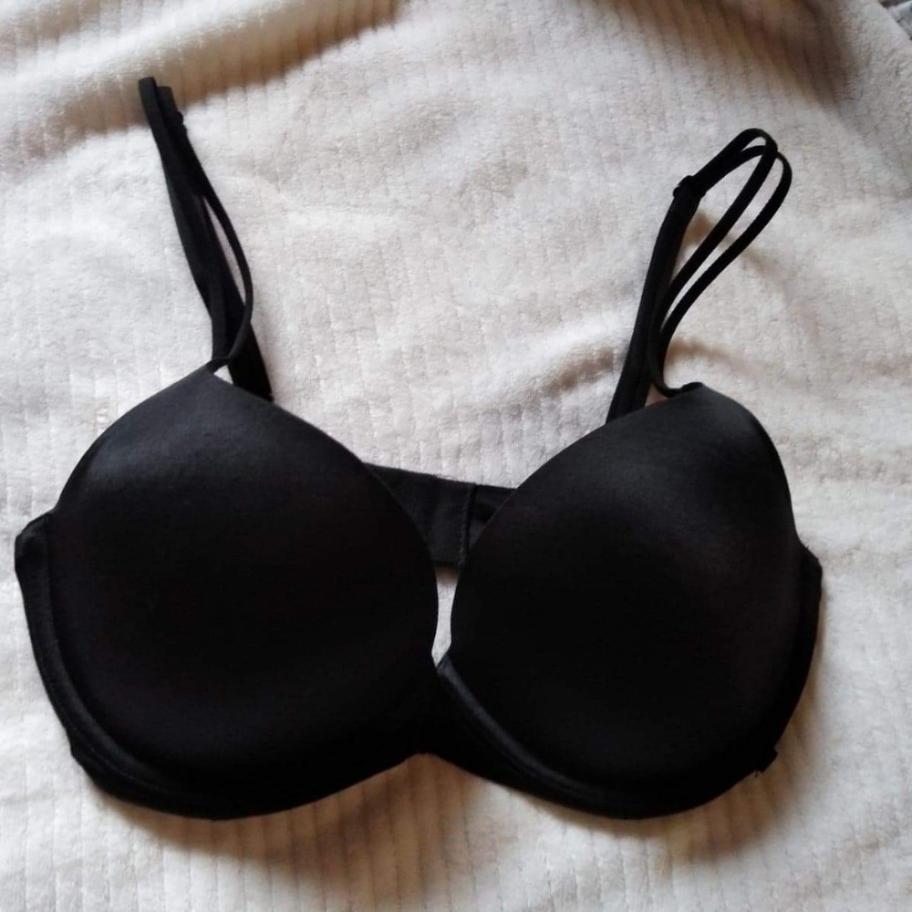 Black Victoria's secret bra